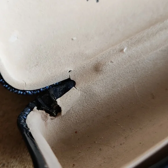 Maui Jim Tortoise Sunglasses with Blue Case - Picture 4 of 12